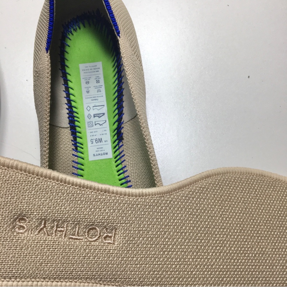 Bundle of 2 Rothy's Women's Black and Tan Flats. - Picture 8 of 9